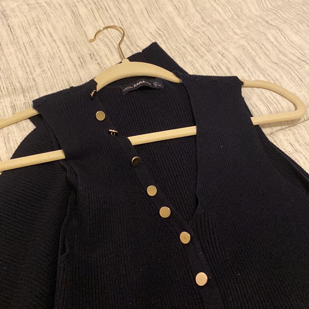 Zara - Knit Collection - Picture 4 of 4